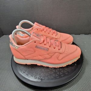 Youth Sz 5.5 Pink Reebok Classic Leather Jr Sneakers